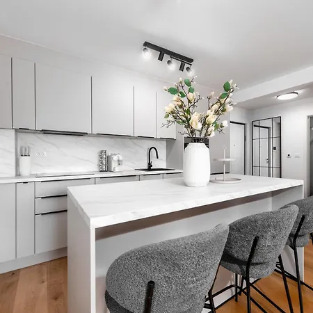 Pia Apartman *